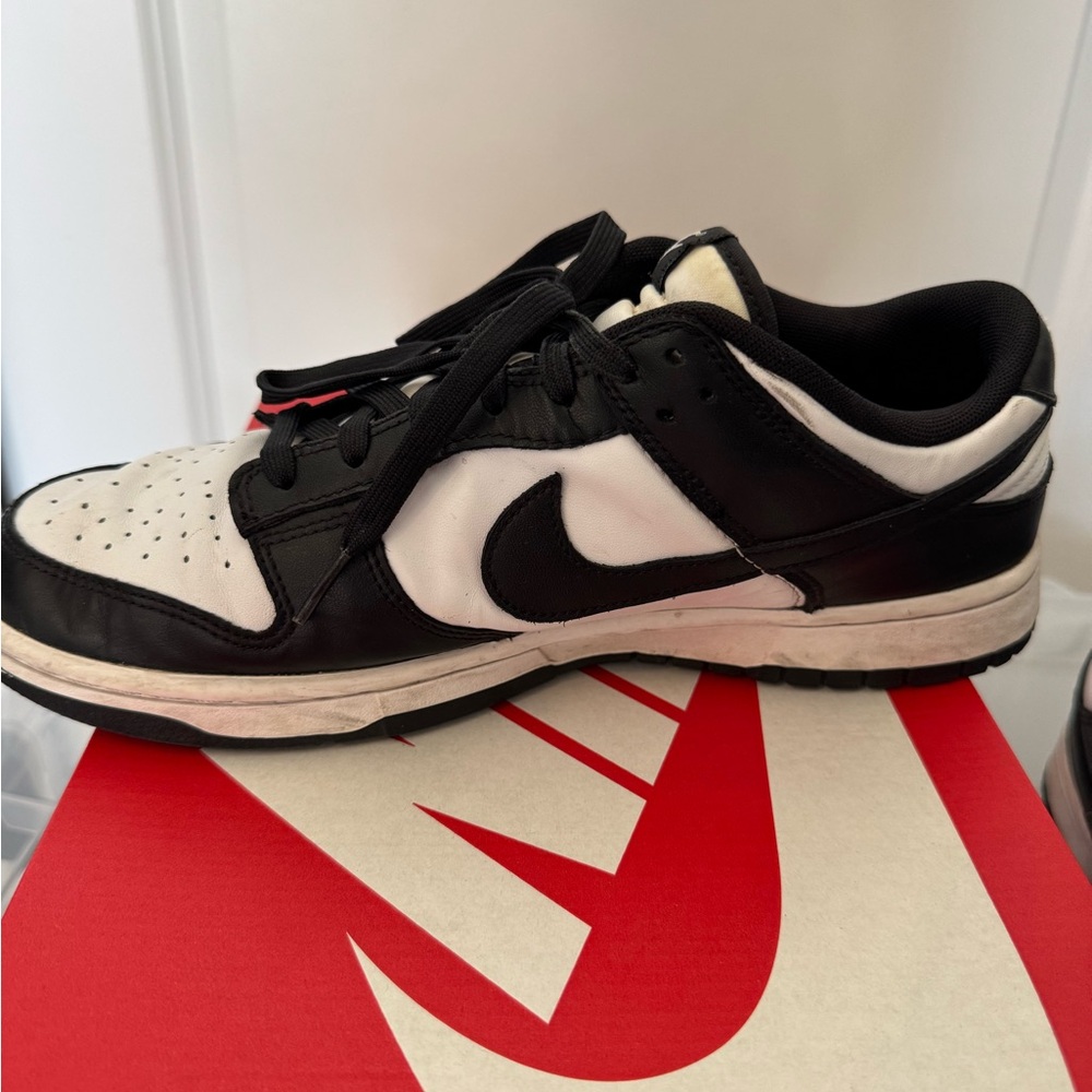 Nike Black and White Sneakers Classic Dunk Style